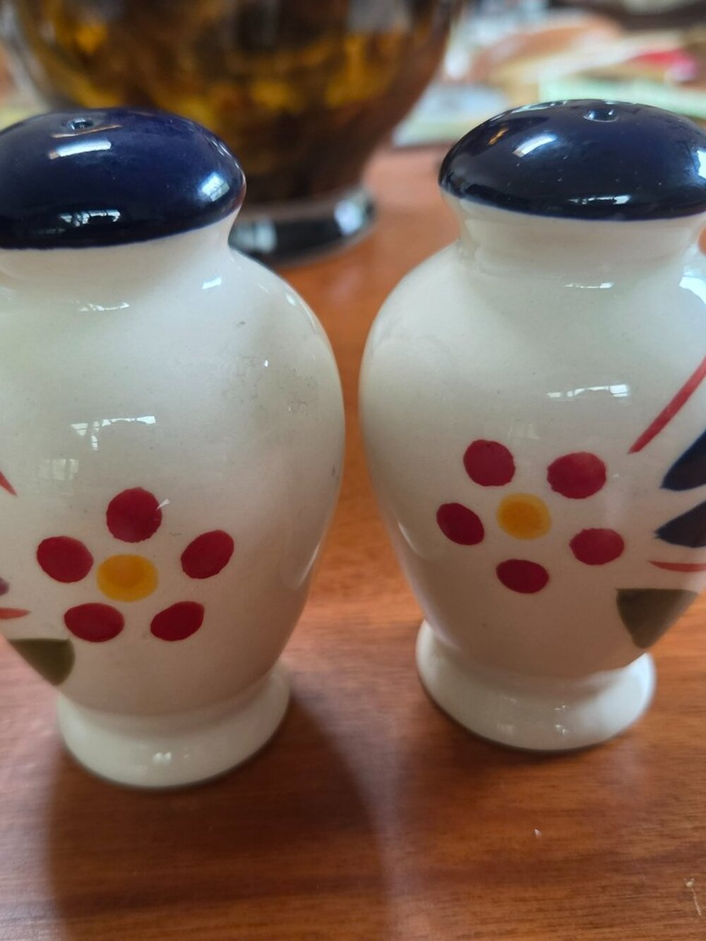 temptations design salt and pepper shaker